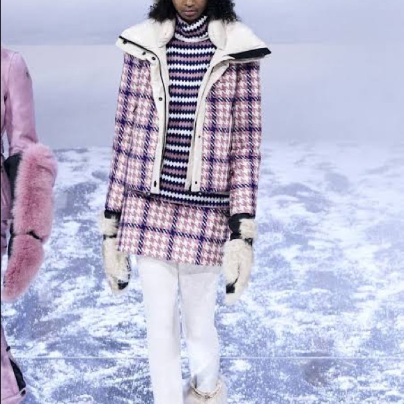 Moncler Down Jacket - Picture 7 of 10